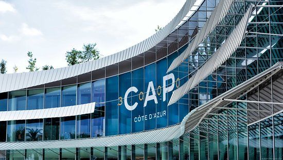 Centro Comercial CAP 3000